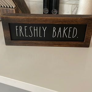 Rae Dunn freshly baked would sign